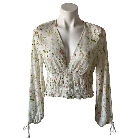 H&M Tops - H&M Cropped Vneck Top Smocked Cream Floral Med Feminine Coquette Dainty Cottage